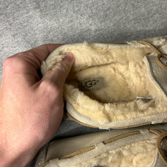 UGG SLIPPERS WOMENS SIZE 7 - Picture 4 of 5